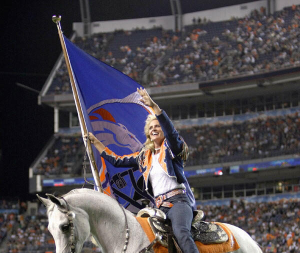 thunder-one-of-the-denver-broncos-mascots