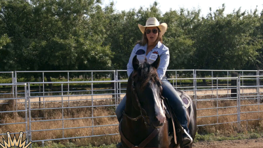 Sheena-Robbins-warming-up-rodeo-horses