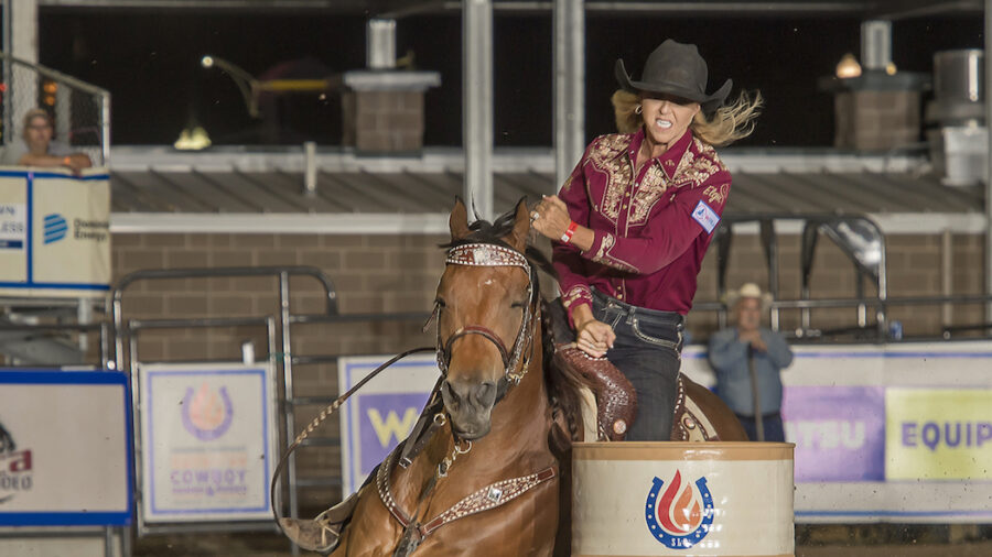 Kelly Tovar riding horse "Bakken" aka A Dash Ta Glamour