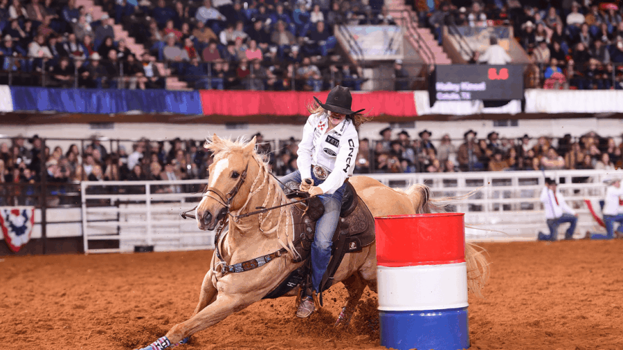 Hailey Kinsel turning barrel at FWSSR