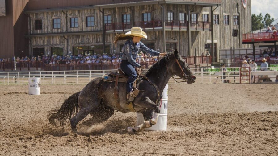 Nellie Miller 2019 Cheyenne Frontier Days on Sister