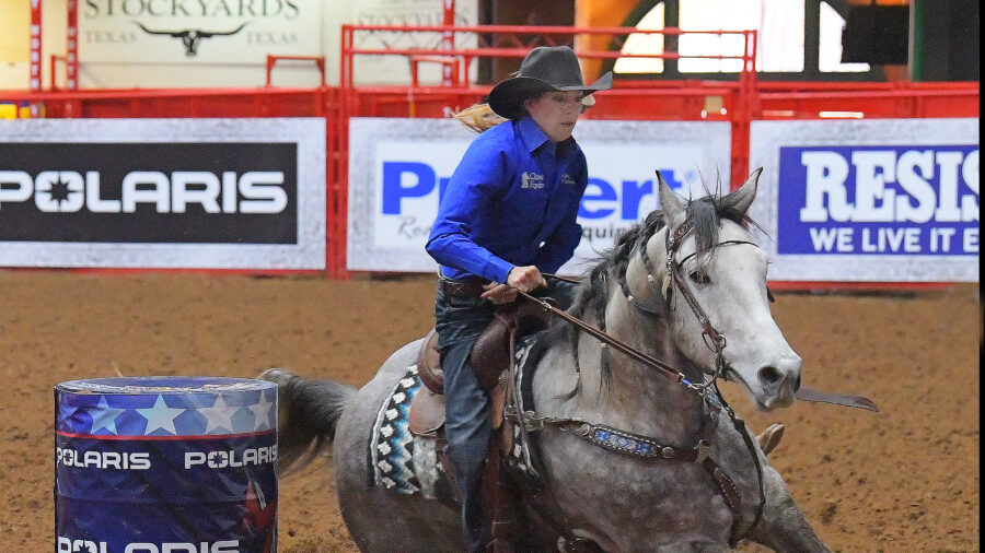 Kassie Mowry and Epic Guy turning the first barrel in The American Semifinals slack
