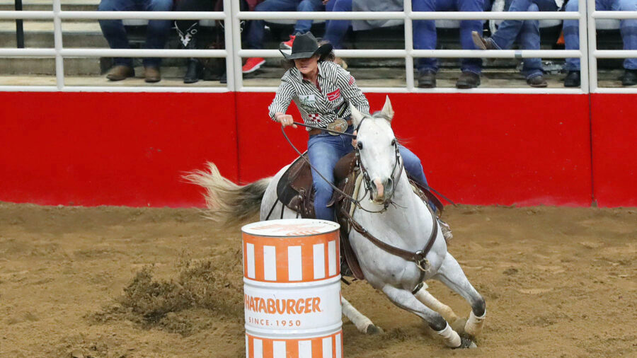 Taylor Langdon winning a round at the San Antonio Stock Show Rodeo