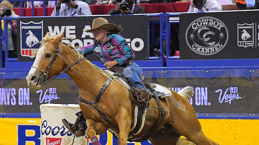 Ivy Saebens leaving the first barrel