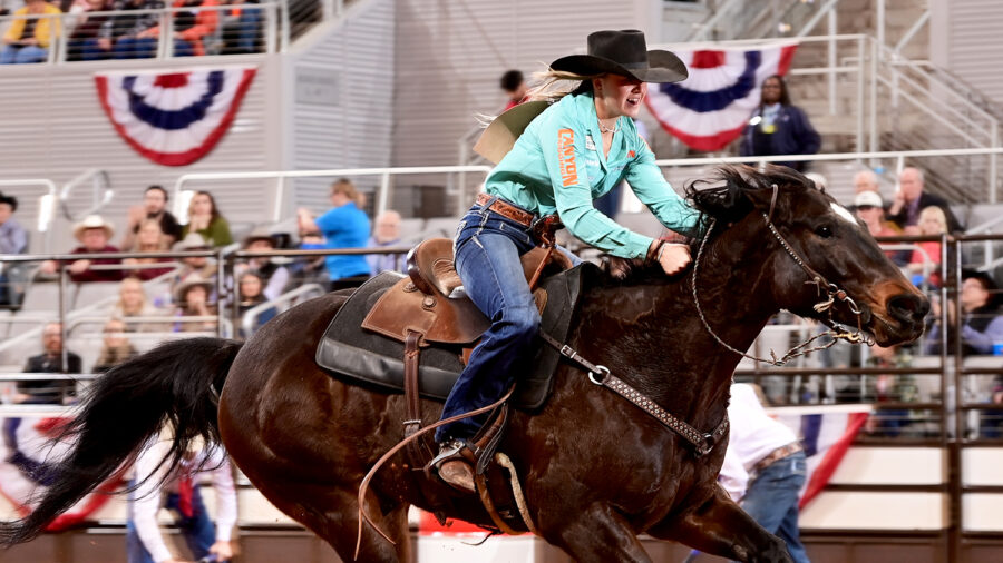 Bradi Whiteside sprints home from third barrel at Fort Worth