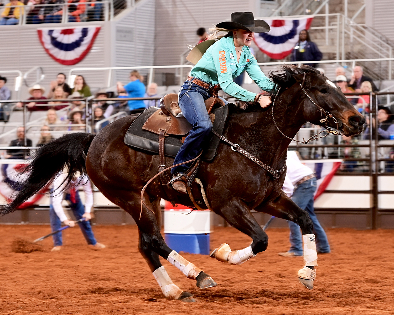 Bradi Whiteside sprints home from third barrel at Fort Worth