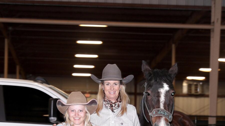 Lexie Miller with Sherry Cervi accepting Sherry Cervi Youth Championships Horse With the Most Heart award