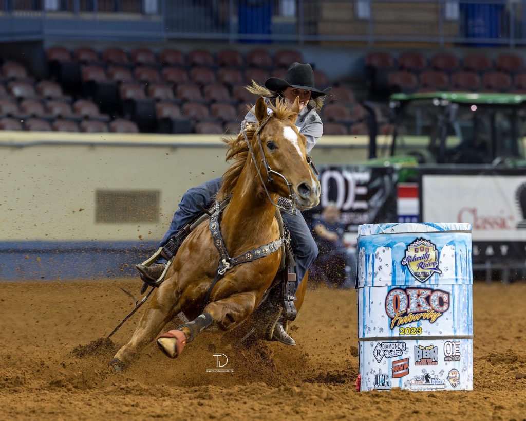 Marne Loosenort turns second barrel at OKC Futurity