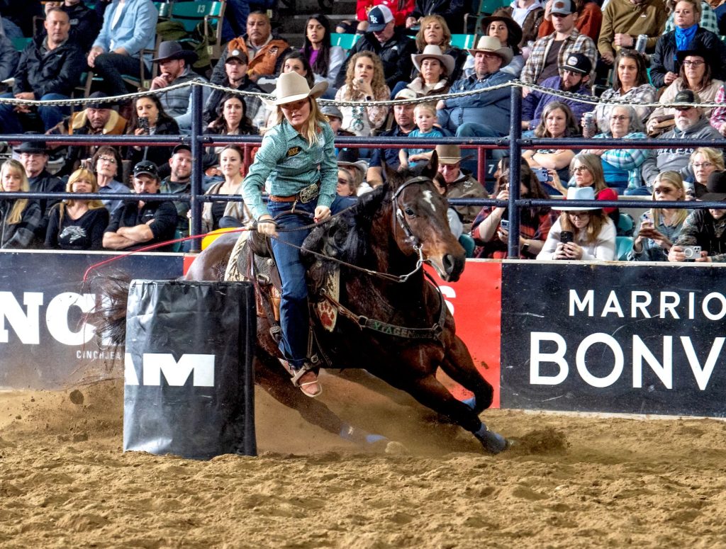 Tessa Arnold running barrels 