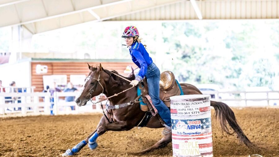 barrel racer turning barrel