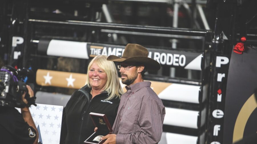 Brandon Cullins aboard Grant and Rayel Little’s 2017 mare MJ Segers Fast Lane (The Goodbye Lane x SKS Running Faucet x Diamond Faucet) topped The American Contender Tournament Regional Finals in Abilene, Texas, from a time of 15.352, worth $15,000 and a qualification to The American Rodeo. Photo courtesy The American Rodeo by Click Thompson