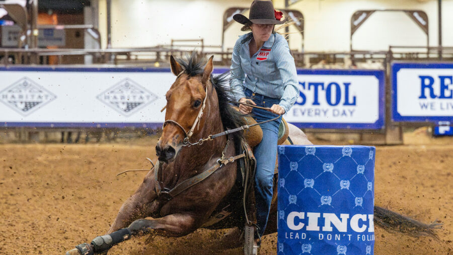 Océane Veilleux turns the second barrel