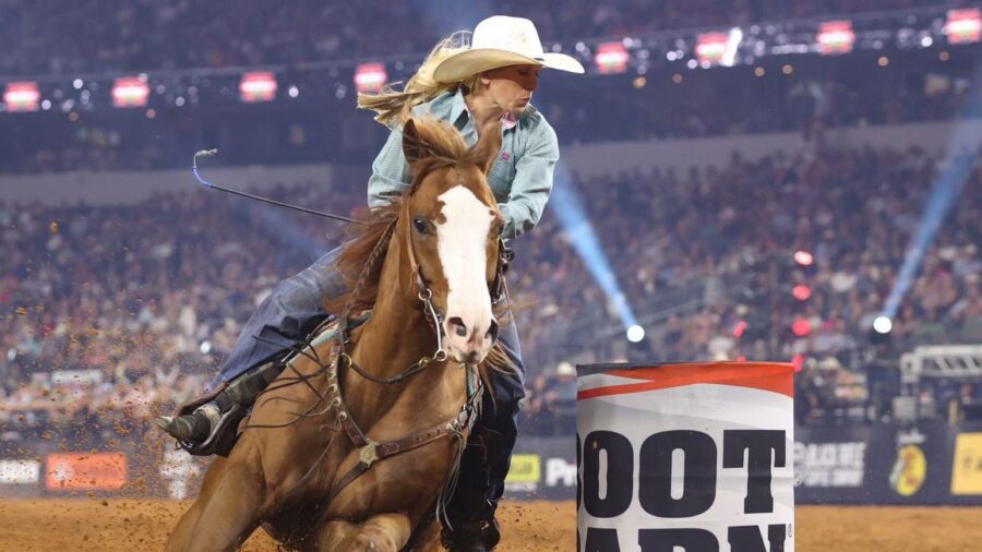 Kindyl Scruggs turning barrel at WRWC