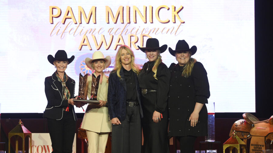 Billie Bray receives Pam Minick Lifetime Achievement Award