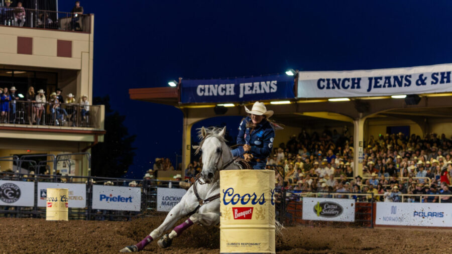 Brittany Pozzi Tonozzi turning barrel at NFR Open
