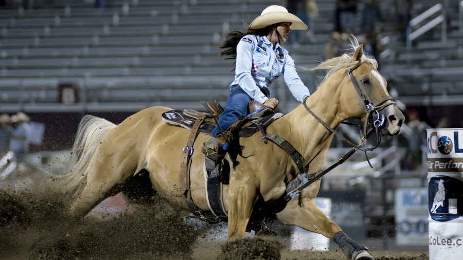 Hailey Kinsel and DM Sissy Hayday win Spanish Fork, Utah and set the new arena record with a 16.57. Photo by Steve Gray.