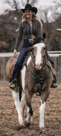 Keep your hand in the center of your horse and your body centered with the saddle horn as your ride. Working drills with the reins in the opposite hand helps keep your body open and square and your horse moving freely and honestly up into the turn. Photos by Shelly Waggoner